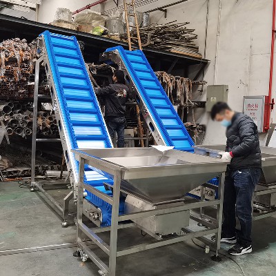 皮帶大傾角提升機6